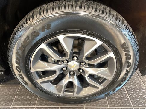 Used 2022 Chevrolet Tahoe LT w/ LT Signature Plus Package image 5