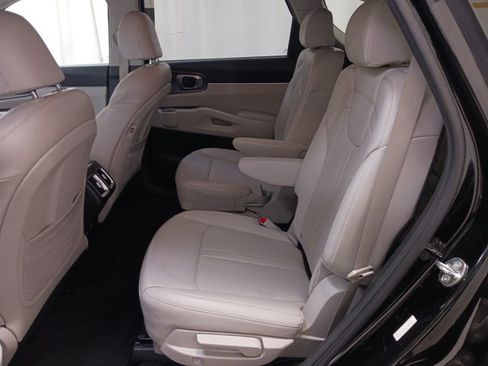 Certified 2023 Kia Sorento EX image 13