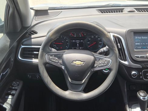 Used 2018 Chevrolet Equinox LT FWD image 18
