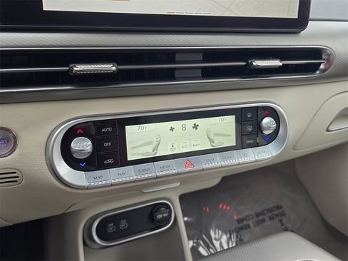 Used 2024 Genesis GV60 RWD image 28