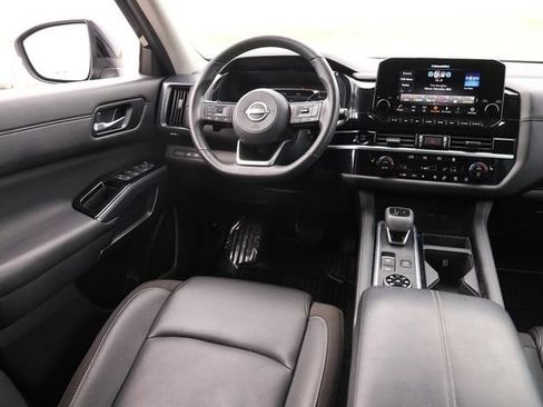 Certified 2025 Nissan Pathfinder SL AWD/4WD image 24