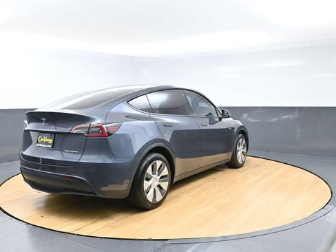 Used 2023 Tesla Model Y Long Range AWD/4WD image 2