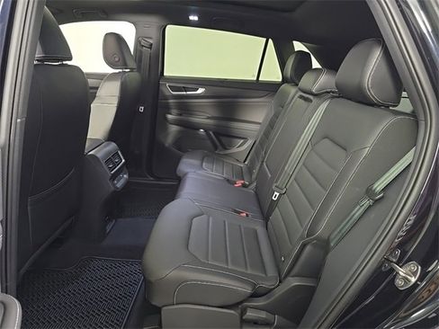 Used 2024 Volkswagen Atlas Cross Sport SEL image 15