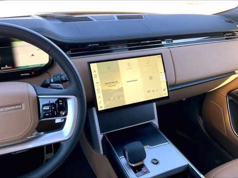 New 2026 Land Rover Range Rover SE image 6