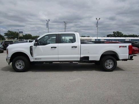 New 2025 Ford F250 XL w/ XL Off-Road Package image 3