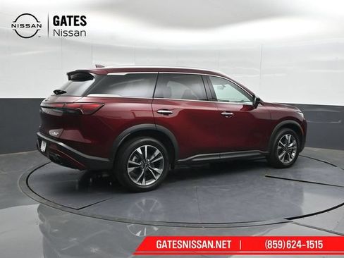 Used 2025 INFINITI QX60 Luxe AWD/4WD image 2