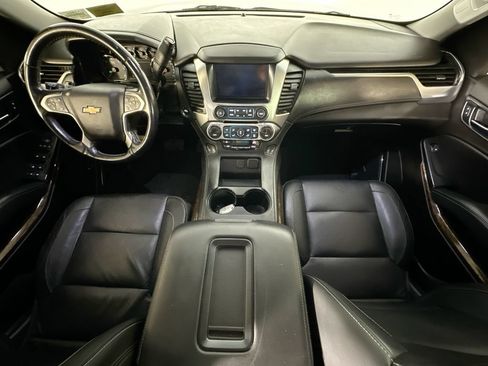 Used 2019 Chevrolet Suburban LT w/ Luxury Package AWD/4WD image 10