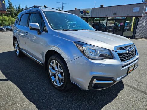 Used 2017 Subaru Forester 2.5i Touring AWD/4WD image 3