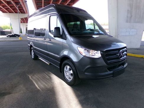 Used 2019 Mercedes-Benz Sprinter 2500 image 4