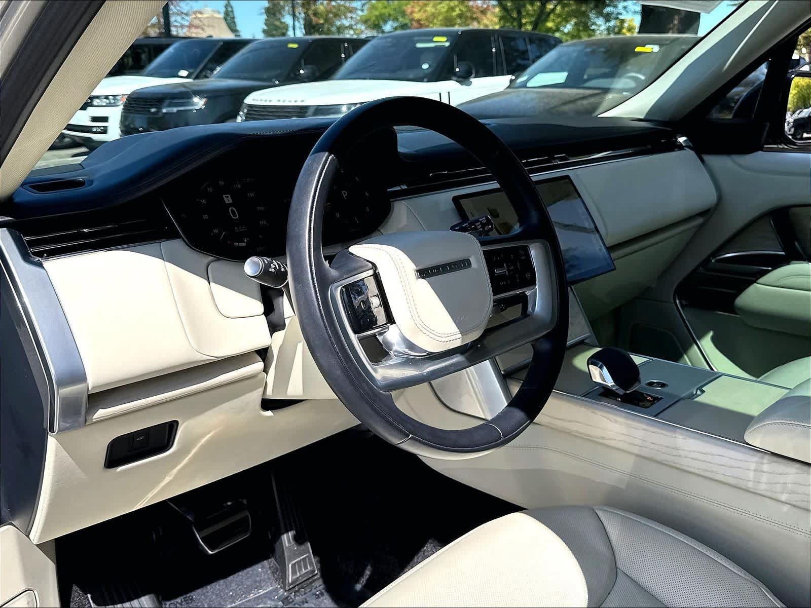 Used 2024 Land Rover Range Rover SE AWD/4WD image 14