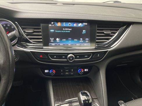 Used 2018 Buick Regal Preferred w/ Driver Confidence Package #1 image 17