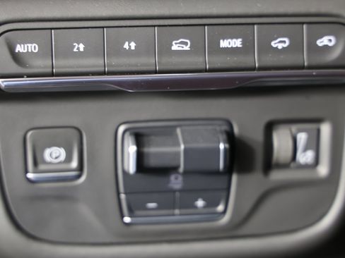 Used 2024 Cadillac Escalade Sport Platinum w/ LPO, ONYX Package image 24