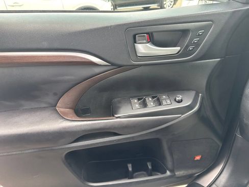 Used 2016 Toyota Highlander Limited AWD/4WD image 24