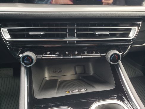 New 2026 Chevrolet Traverse LT w/ Midnight/Sport Edition image 23