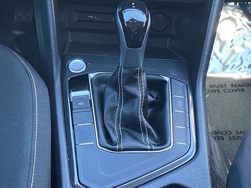 Certified 2024 Volkswagen Tiguan S image 10