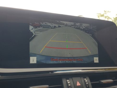 Used 2025 Lexus ES 300h w/ Premium Package FWD image 28