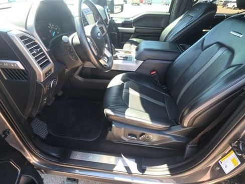 Used 2018 Ford F150 Platinum w/ Equipment Group 701A Luxury image 13