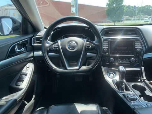 Used 2019 Nissan Maxima 3.5 SV w/ Illumination Package FWD image 18