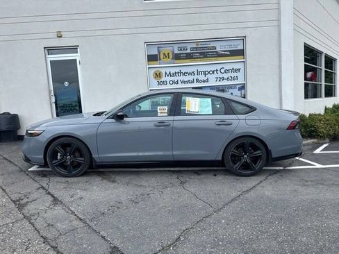Used 2023 Honda Accord Sport image 2