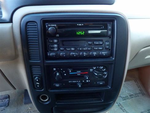 Used 2003 Ford Windstar SE image 21