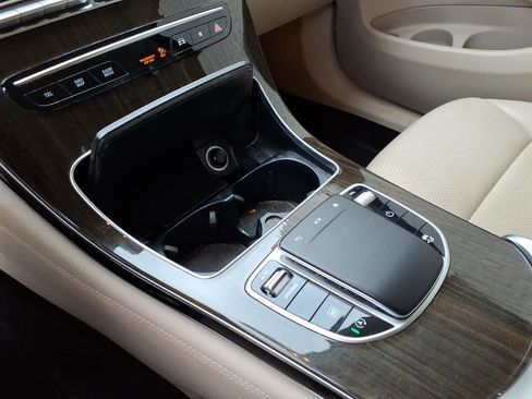 Used 2020 Mercedes-Benz GLC 300 image 11