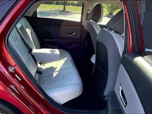 Used 2023 Hyundai Elantra Limited w/ Cargo Package image 18