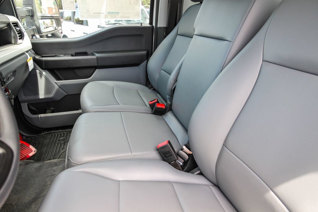 New 2024 Ford F550 Luxury RWD image 17