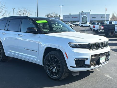 New 2025 Jeep Grand Cherokee L Summit image 1