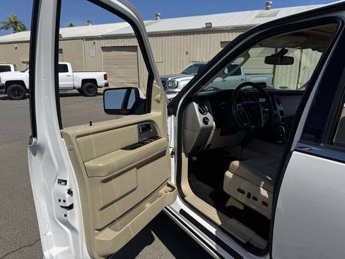 Used 2016 Ford Expedition Limited w/ Equipment Group 301A image 26