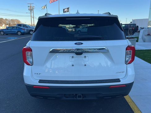 Used 2023 Ford Explorer XLT w/ Class IV Trailer Tow Package image 6