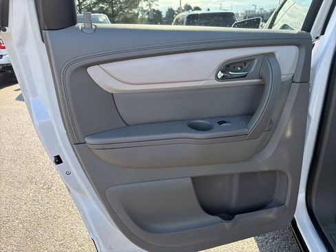 Used 2016 Chevrolet Traverse LT image 15