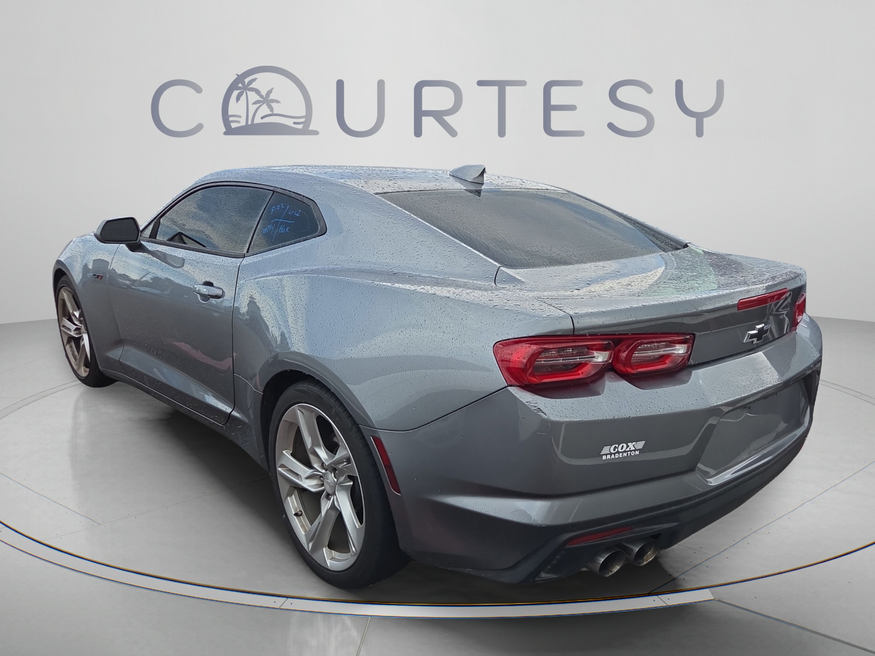 Used 2020 Chevrolet Camaro LT RWD image 2