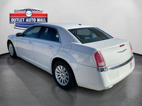 Used 2014 Chrysler 300 image 5