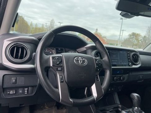 Used 2021 Toyota Tacoma SR5 w/ Trail Edition image 15