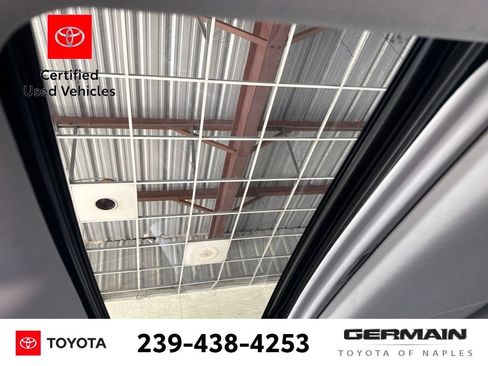 Used 2020 Toyota Highlander XLE FWD image 21