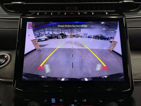 Used 2025 Jeep Grand Cherokee Overland AWD/4WD image 19