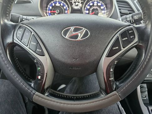 Used 2014 Hyundai Elantra Limited image 16