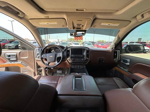 Used 2016 Chevrolet Silverado 1500 High Country w/ High Country Premium Package AWD/4WD image 9