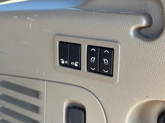 Used 2018 Chevrolet Suburban Premier AWD/4WD image 12