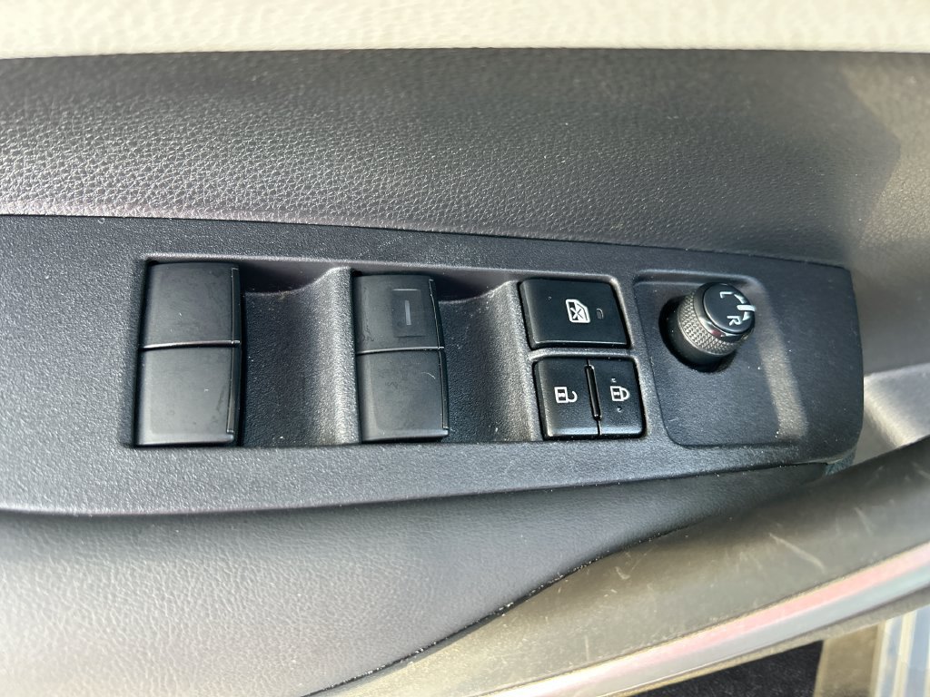 Used 2024 Toyota Corolla SE FWD image 12