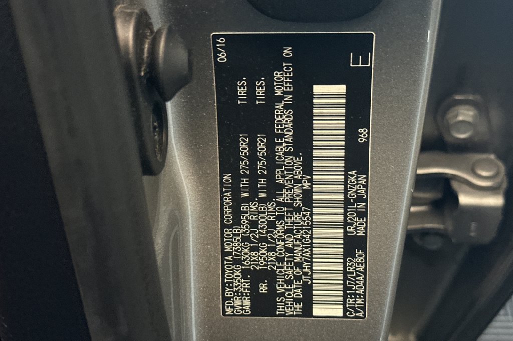 Used 2016 Lexus LX 570 4WD w/ Luxury Package image 31