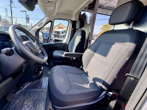 Used 2025 RAM ProMaster 2500 w/ Convenience Group image 18