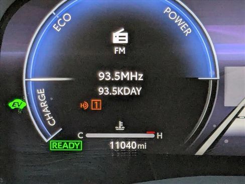 Used 2025 Toyota Camry XLE image 11