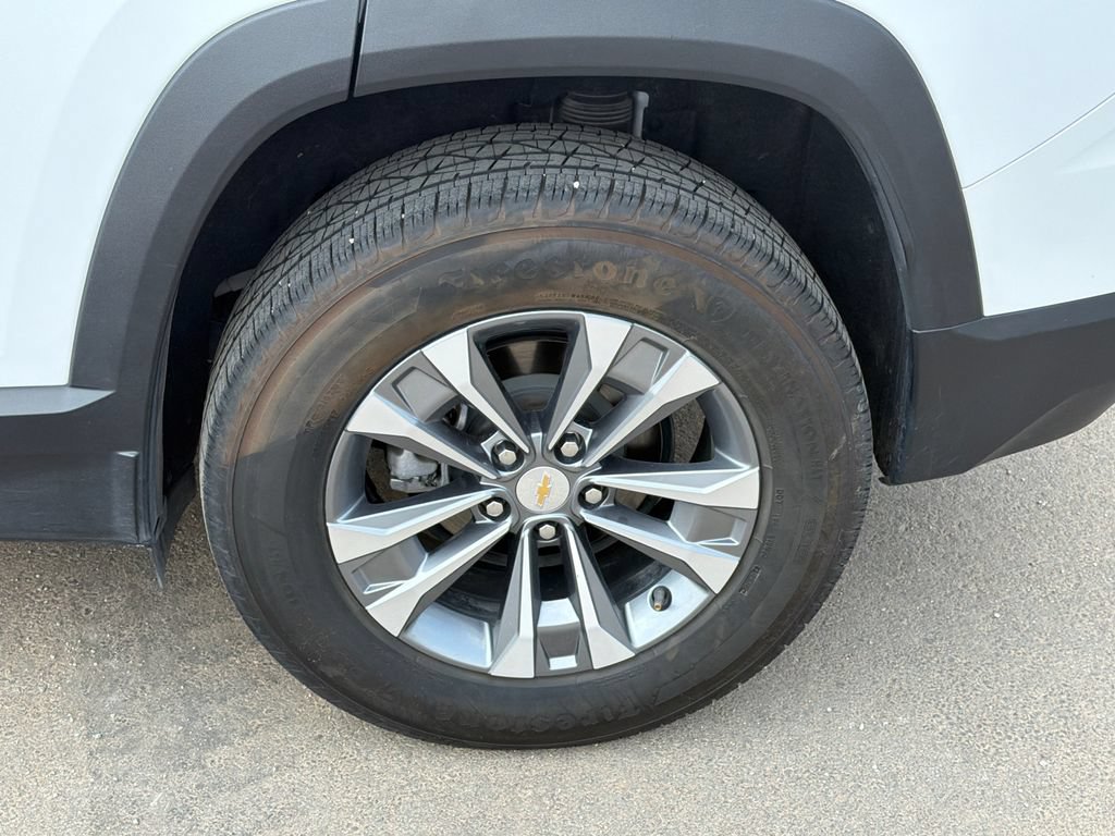 Used 2025 Chevrolet Equinox LT FWD image 19