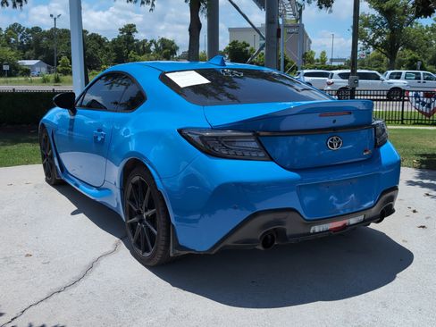 Used 2024 Toyota GR86 Premium RWD image 8