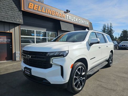 Used 2024 Chevrolet Suburban RST w/ Luxury Package image 1