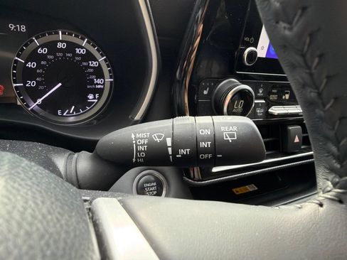 Used 2024 Toyota Highlander XSE FWD image 17
