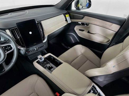 New 2026 Volvo XC90 T8 Plus image 22