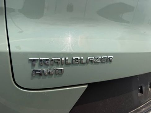 Used 2025 Chevrolet TrailBlazer LT AWD/4WD image 54