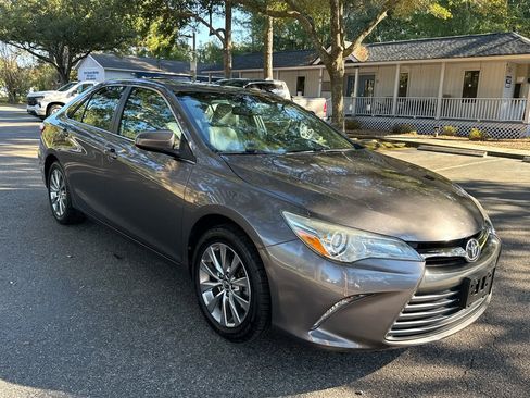 Used 2016 Toyota Camry XLE image 8